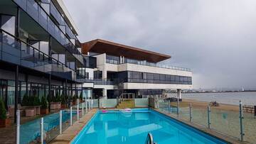 Номер-студио с террасой и видом на море в Отеле Pirita Beach Apartments & SPA